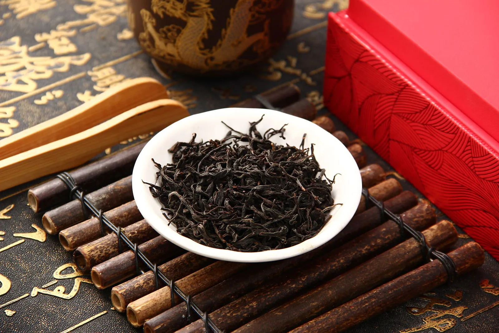 老树红茶 · 老树干茶